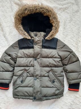 Olive Green Toddler 2T Hooded Puffer Coat Faux Fur Trim Warm Snow Winter Play